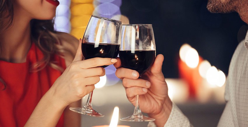 couple enjoying drinks